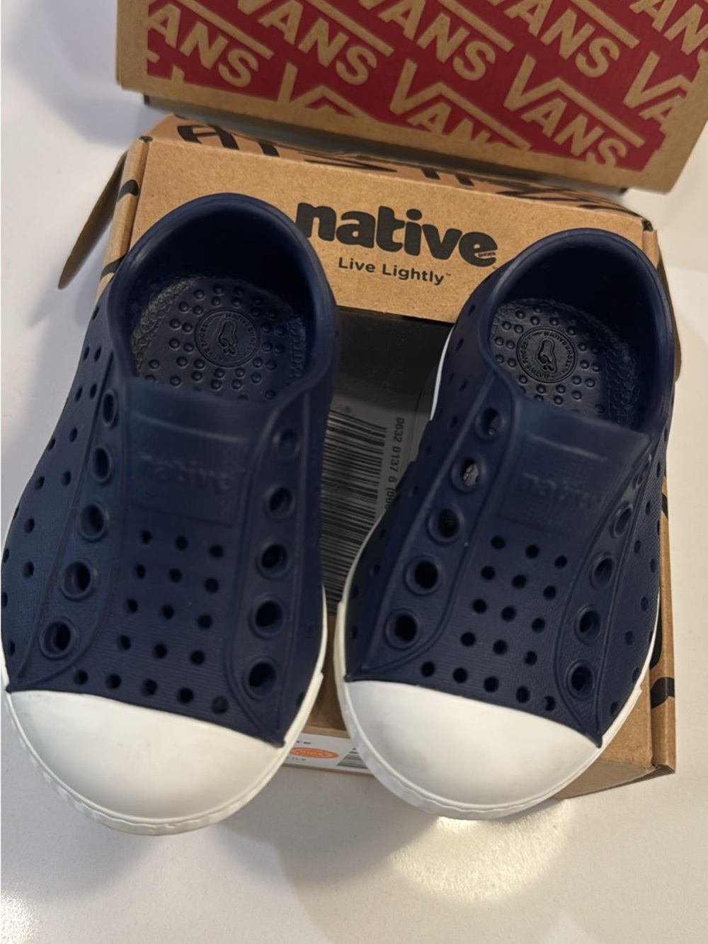 Native Jefferson Toddler Shoes w/box